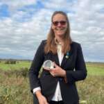 Dr Jennifer Smart with her award